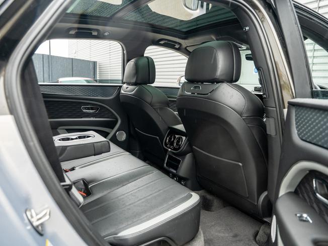 BENTLEY Bentayga Photo 23