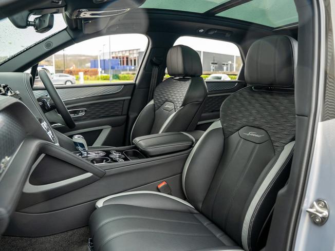 BENTLEY Bentayga Photo 24