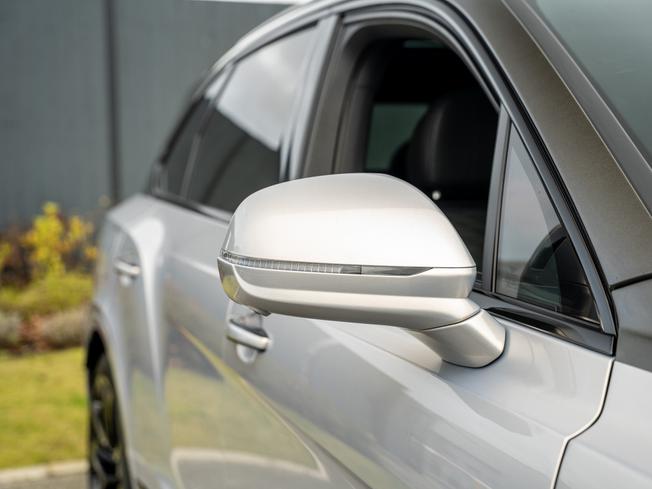 BENTLEY Bentayga Photo 26
