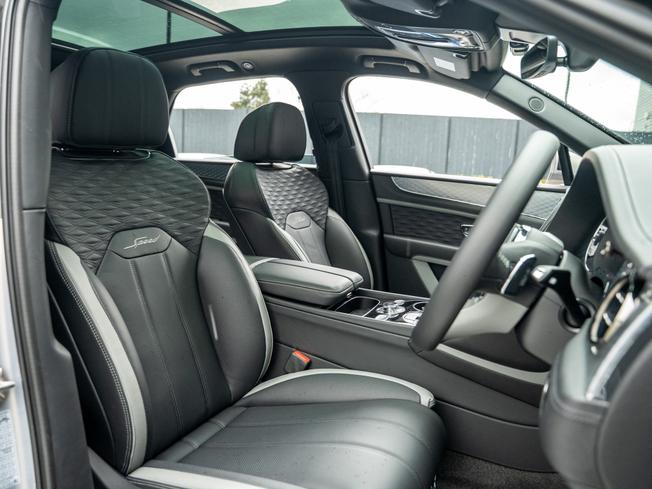 BENTLEY Bentayga Photo 29