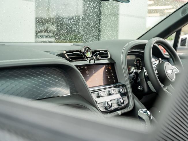 BENTLEY Bentayga Photo 33