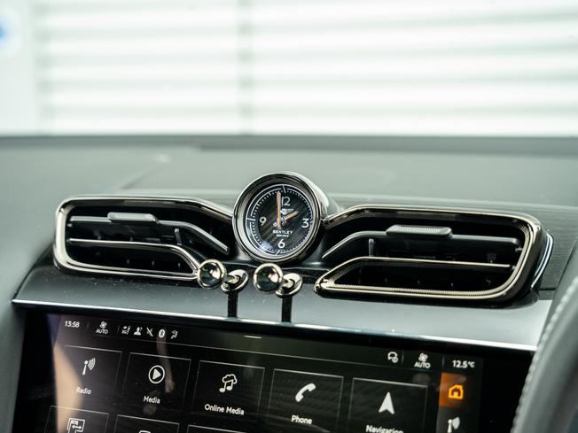 BENTLEY Bentayga Photo 34
