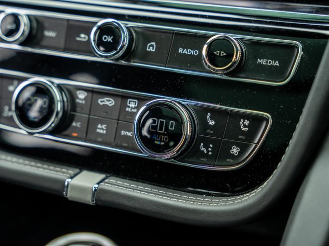 BENTLEY Bentayga Photo 35