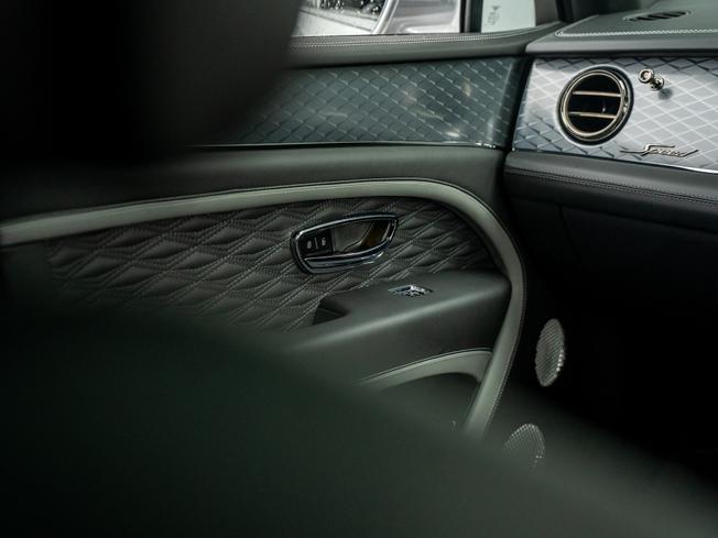 BENTLEY Bentayga Photo 37