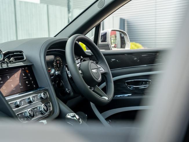 BENTLEY Bentayga Photo 11