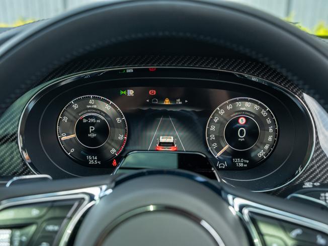 BENTLEY Bentayga Photo 17