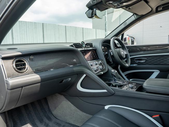 BENTLEY Bentayga Photo 2