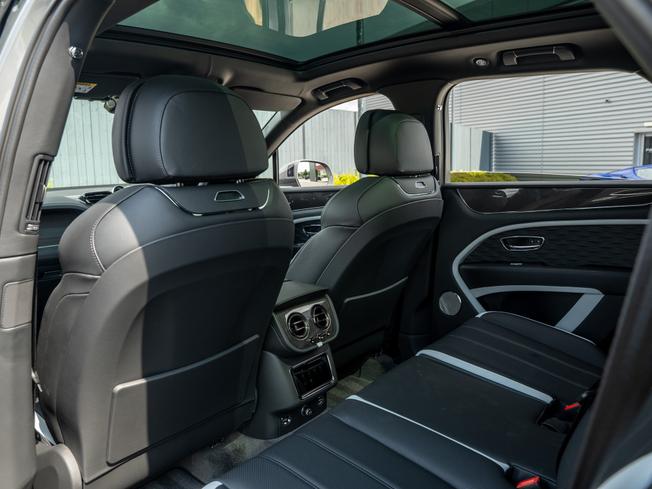 BENTLEY Bentayga Photo 21