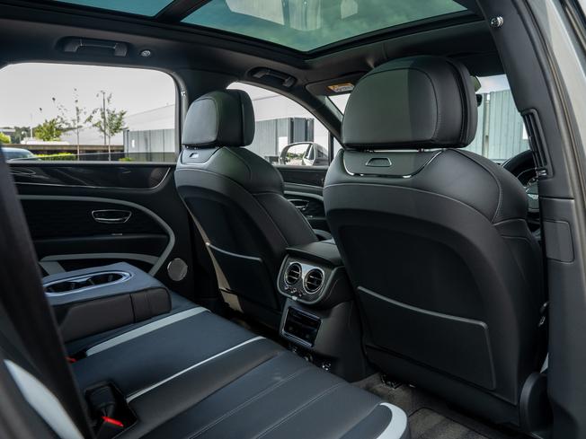 BENTLEY Bentayga Photo 22