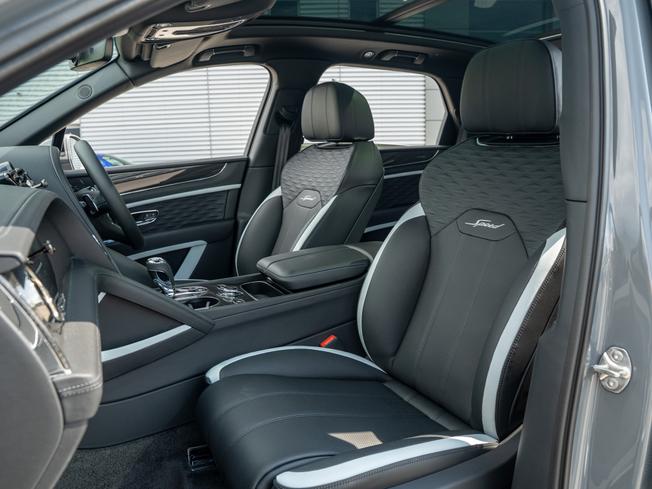 BENTLEY Bentayga Photo 23