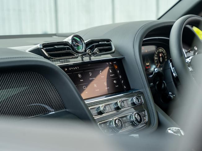 BENTLEY Bentayga Photo 25