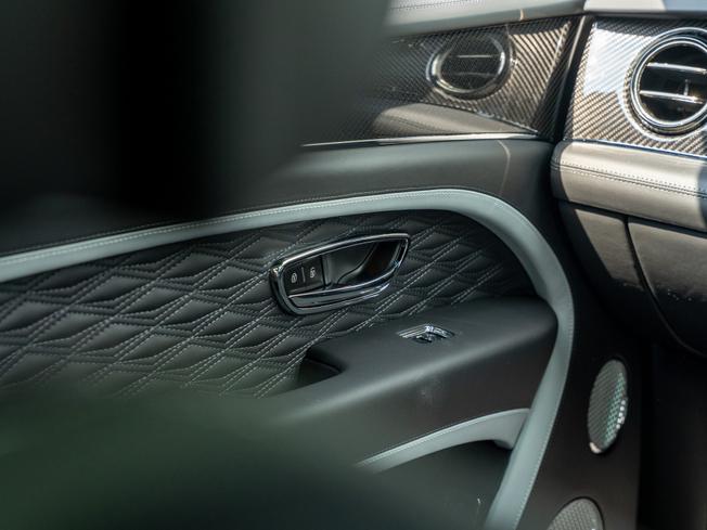 BENTLEY Bentayga Photo 35