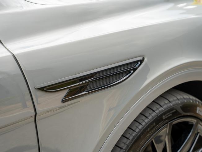 BENTLEY Bentayga Photo 46