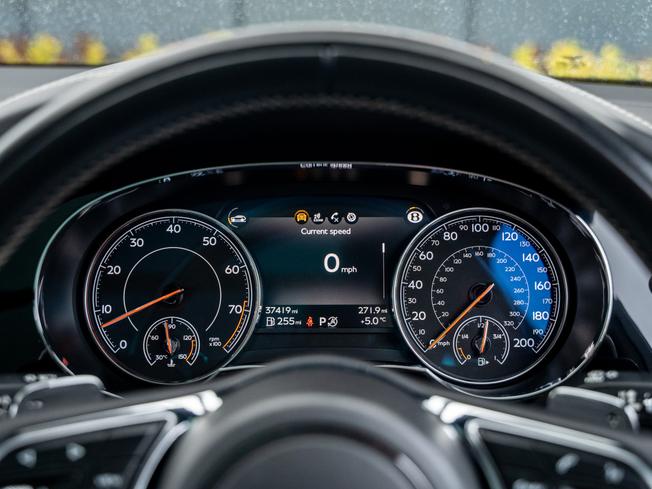 BENTLEY Bentayga Photo 18