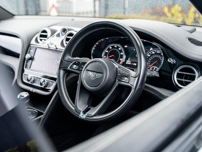 BENTLEY Bentayga Photo 19