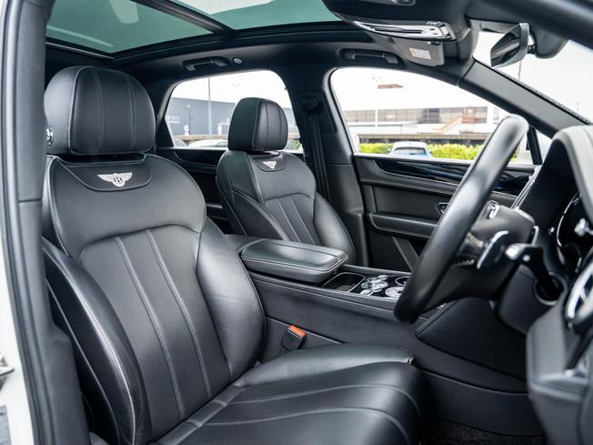 BENTLEY Bentayga Photo 20