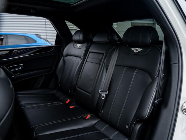 BENTLEY Bentayga Photo 24