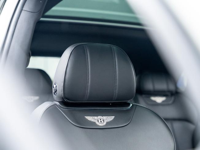 BENTLEY Bentayga Photo 26