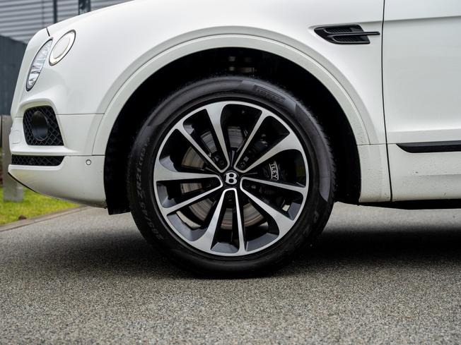 BENTLEY Bentayga Photo 6
