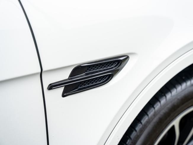BENTLEY Bentayga Photo 9