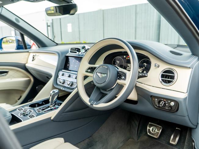 BENTLEY Bentayga Photo 11