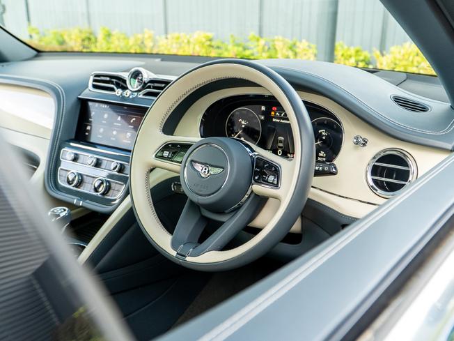 BENTLEY Bentayga Photo 12