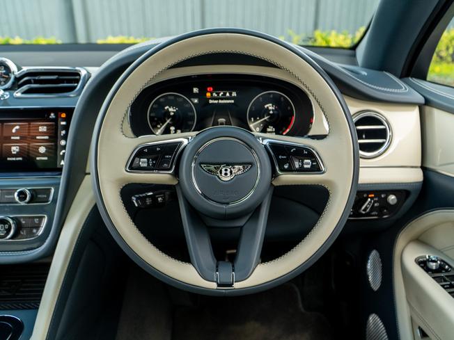 BENTLEY Bentayga Photo 19