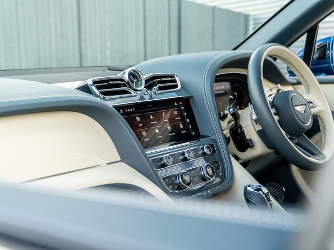 BENTLEY Bentayga Photo 20