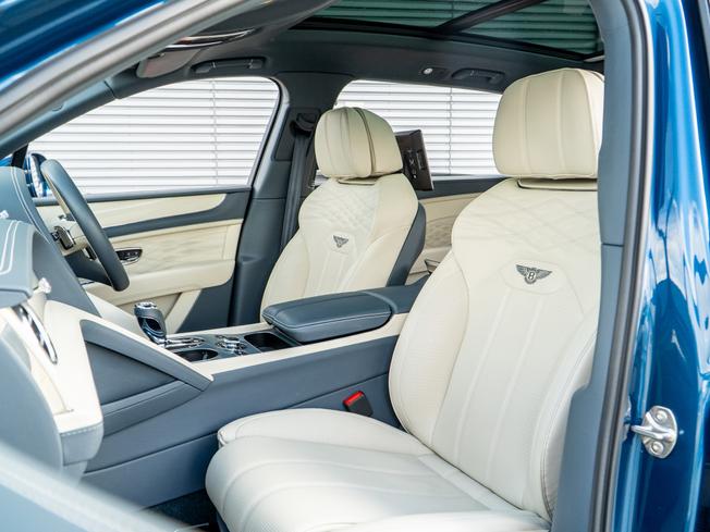 BENTLEY Bentayga Photo 21