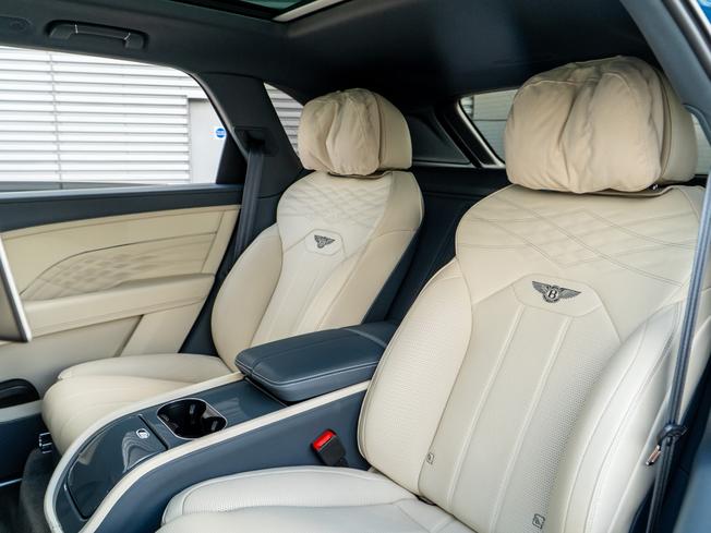 BENTLEY Bentayga Photo 23