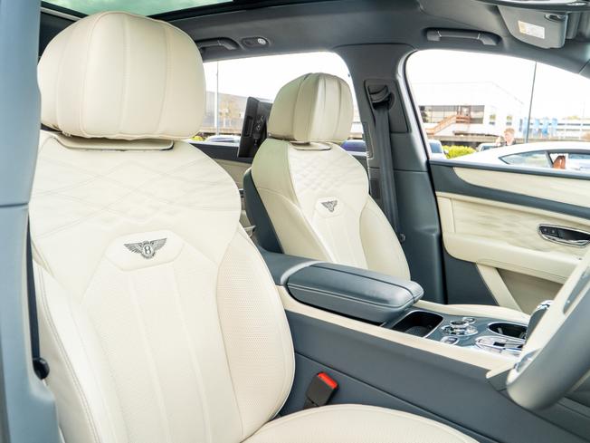 BENTLEY Bentayga Photo 24