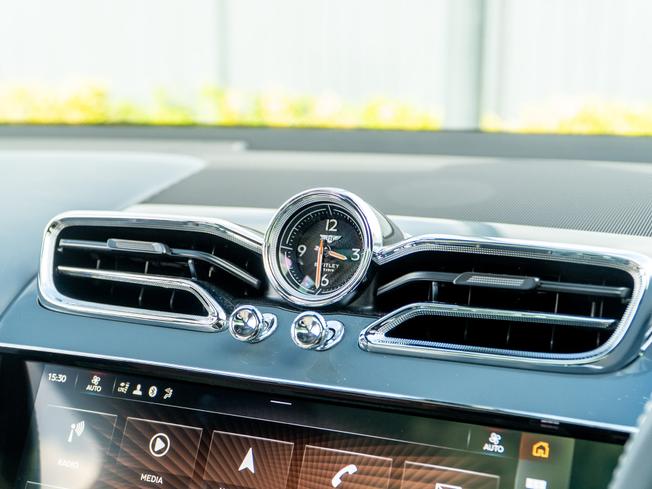 BENTLEY Bentayga Photo 29
