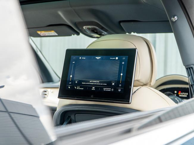 BENTLEY Bentayga Photo 30