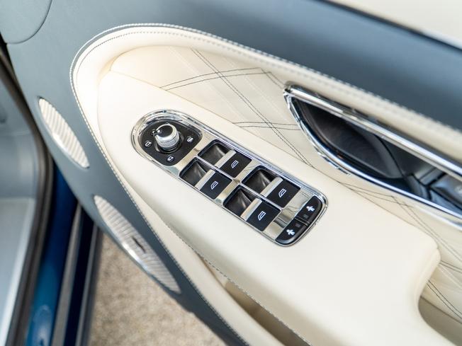 BENTLEY Bentayga Photo 38