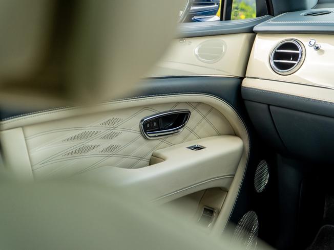 BENTLEY Bentayga Photo 40
