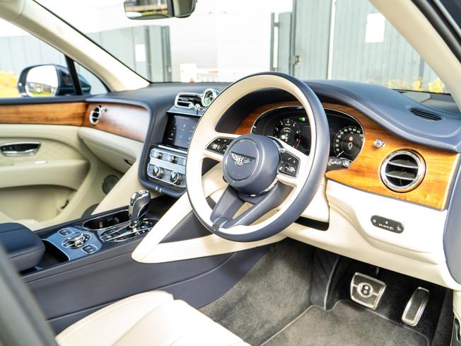 BENTLEY Bentayga Photo 10