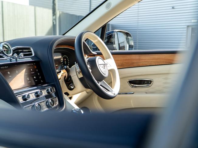 BENTLEY Bentayga Photo 11