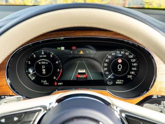 BENTLEY Bentayga Photo 17