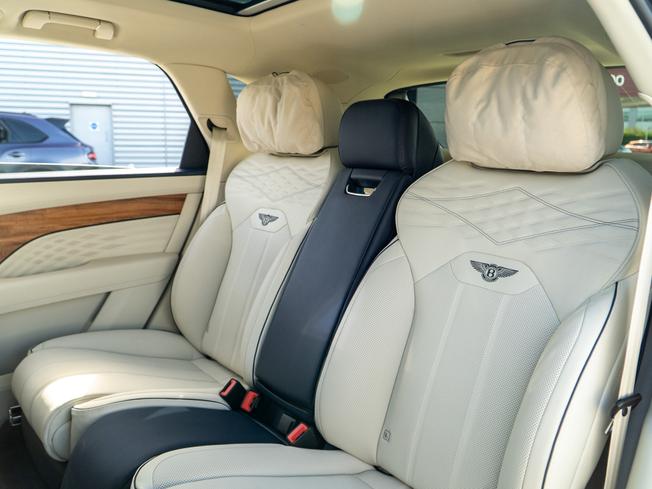 BENTLEY Bentayga Photo 20