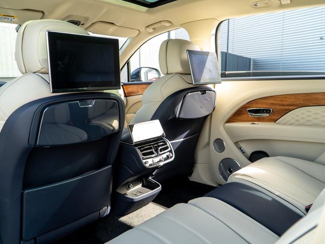 BENTLEY Bentayga Photo 21