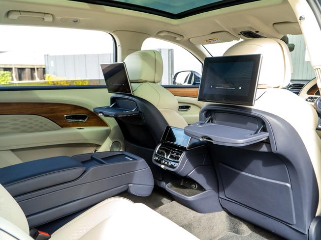 BENTLEY Bentayga Photo 22