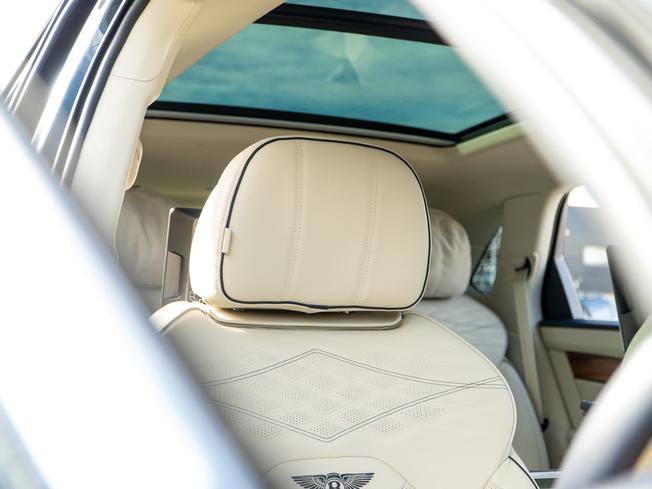 BENTLEY Bentayga Photo 26