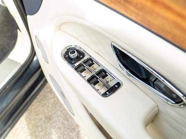 BENTLEY Bentayga Photo 27