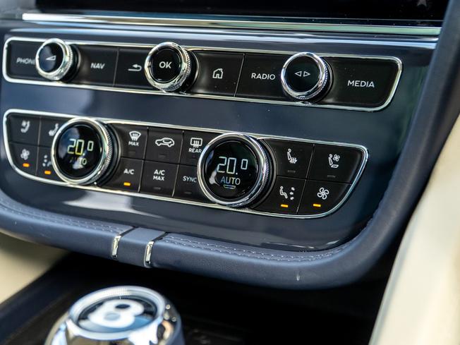 BENTLEY Bentayga Photo 28
