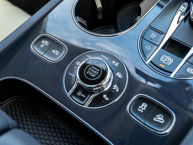 BENTLEY Bentayga Photo 30