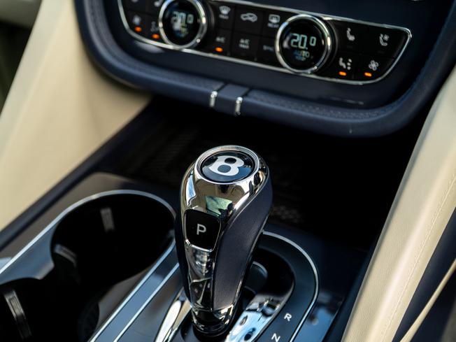 BENTLEY Bentayga Photo 31