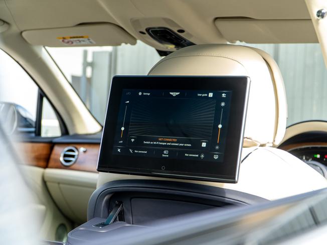 BENTLEY Bentayga Photo 37