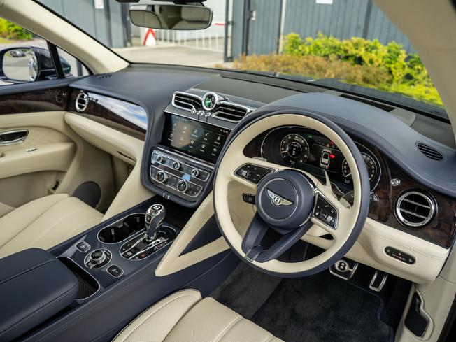 BENTLEY Bentayga Photo 11