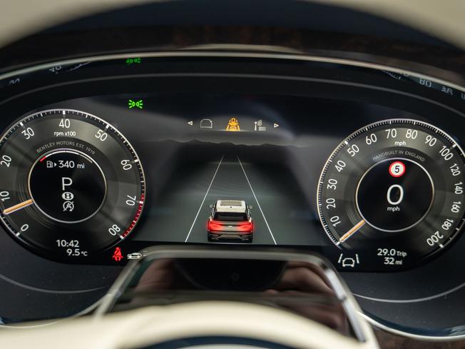 BENTLEY Bentayga Photo 17