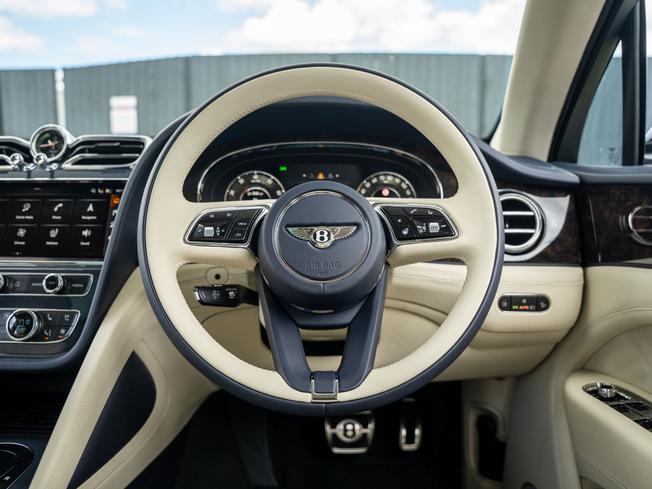 BENTLEY Bentayga Photo 18
